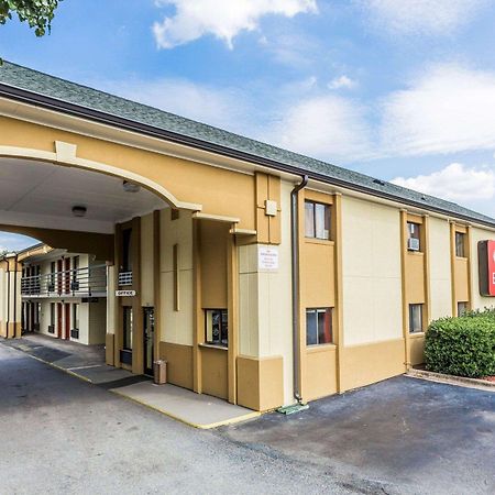 Econo Lodge Inn & Suites Matthews - Charlotte Экстерьер фото