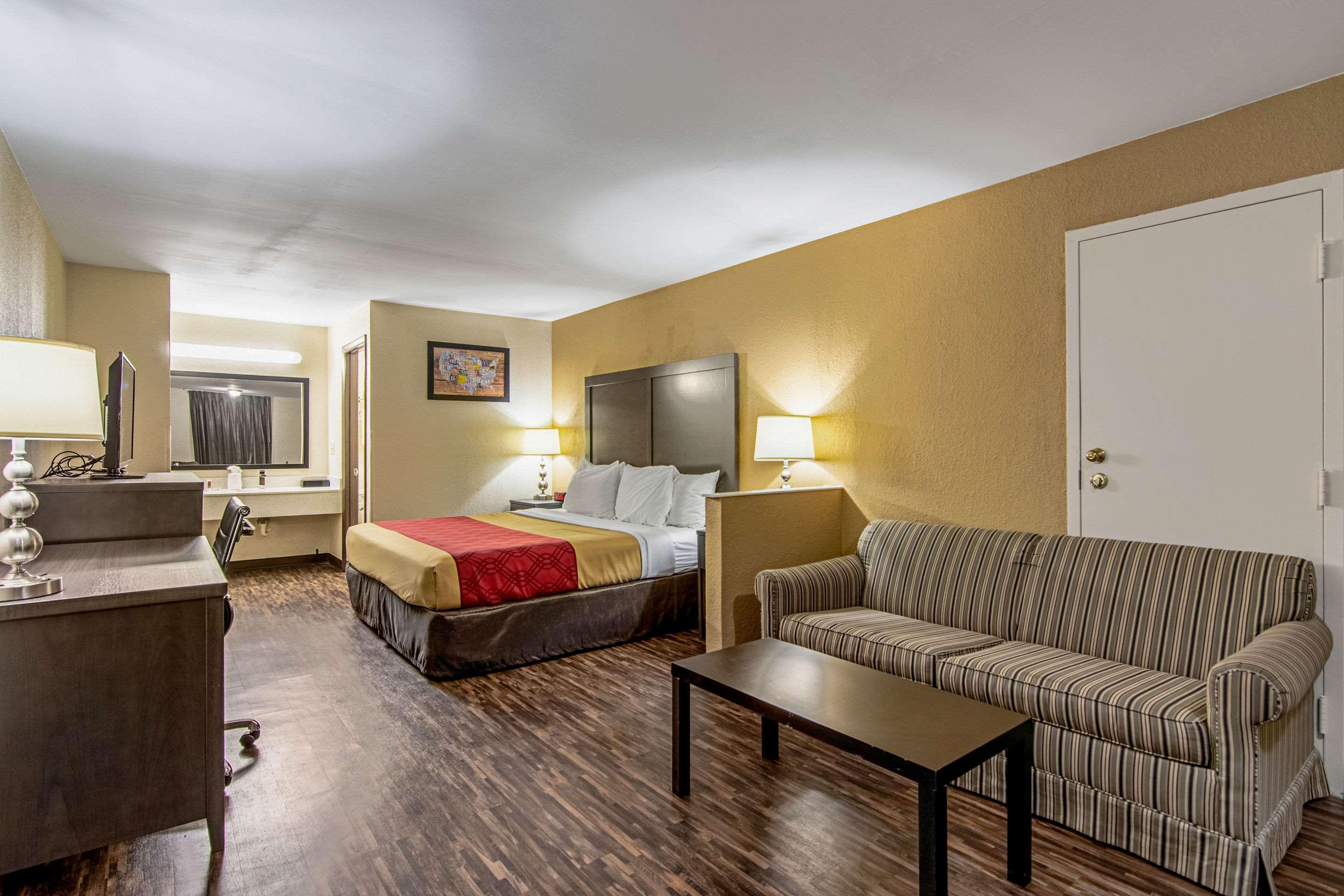 Econo Lodge Inn & Suites Matthews - Charlotte Экстерьер фото