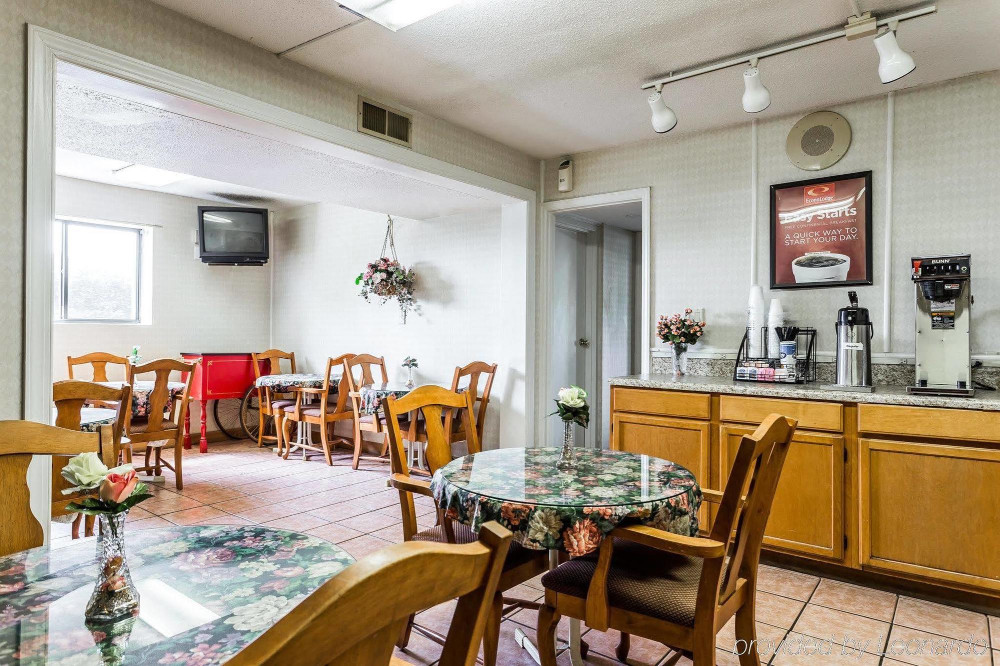 Econo Lodge Inn & Suites Matthews - Charlotte Экстерьер фото