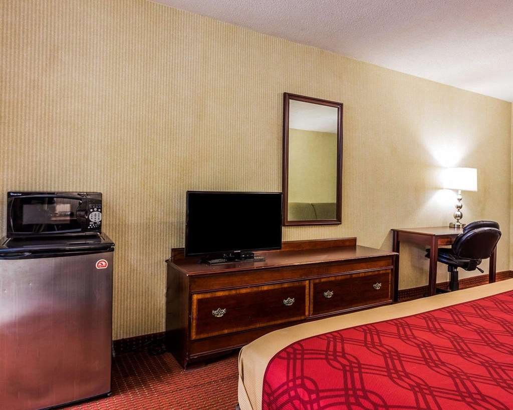 Econo Lodge Inn & Suites Matthews - Charlotte Номер фото
