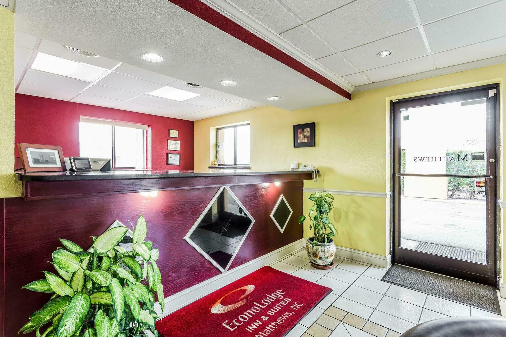 Econo Lodge Inn & Suites Matthews - Charlotte Экстерьер фото