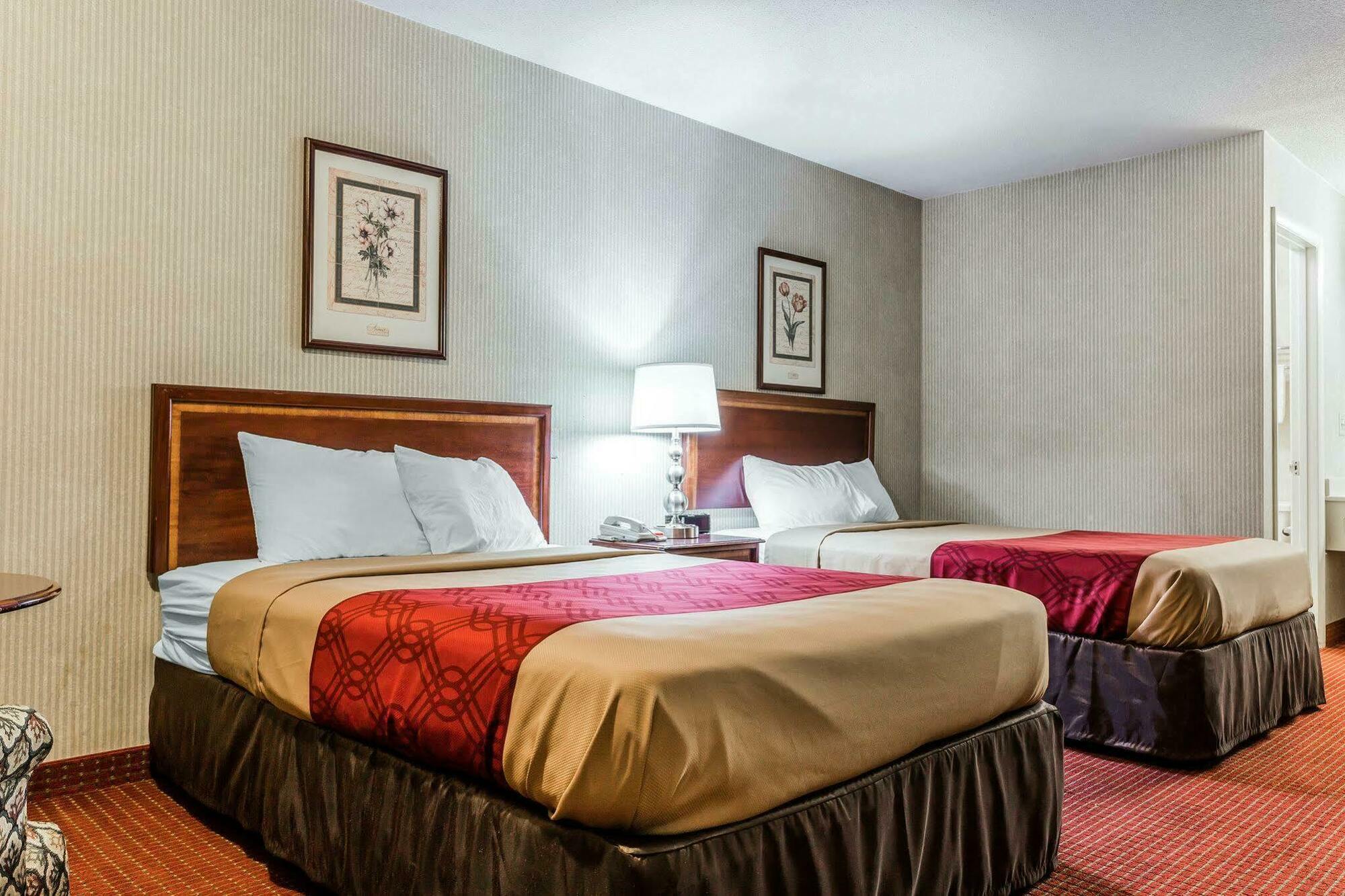 Econo Lodge Inn & Suites Matthews - Charlotte Экстерьер фото