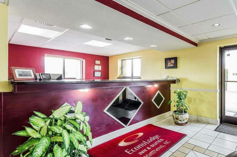 Econo Lodge Inn & Suites Matthews - Charlotte Экстерьер фото